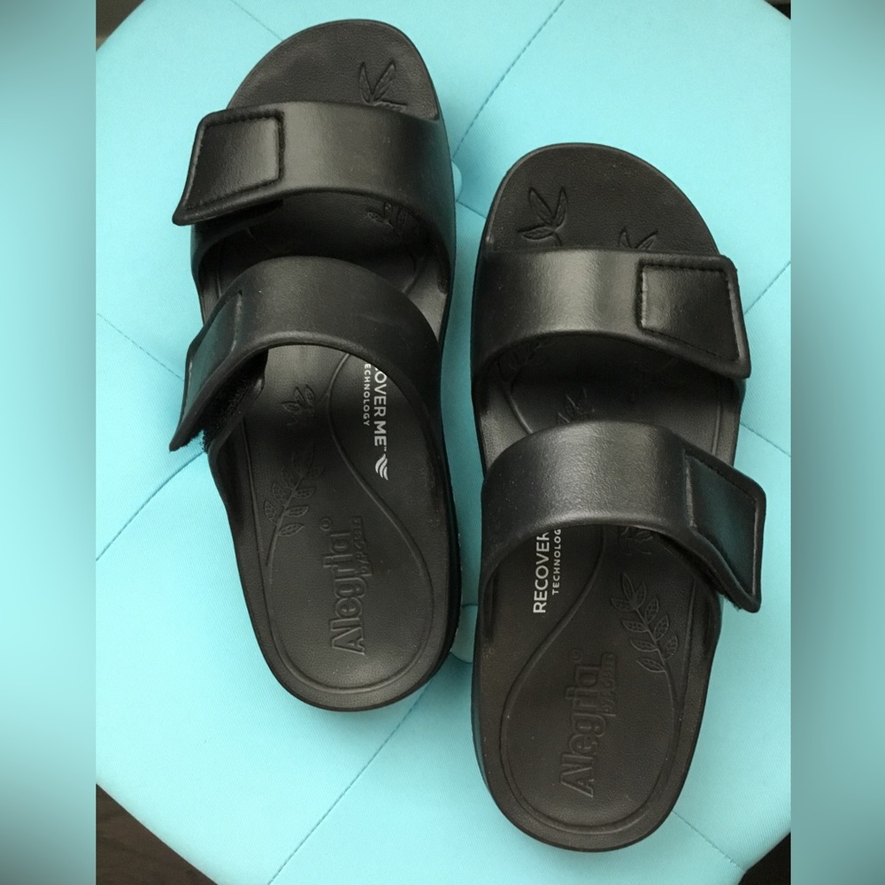 Algeria sandals